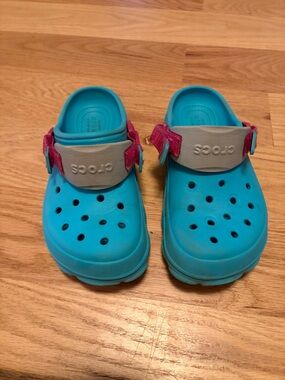 CROCS Kids Turquoise Clogs with Pink Straps and Gray Heel